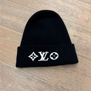 Louis Vuitton toque brand new condition